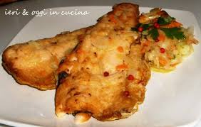 Il filetto di trota salmonata con patate novelle è una preparazione perfetta se avete voglia di pesce ma non siete molto pratici in cucina. Filetti Di Trota Salmonata Al Profumo Di Aceto Bianco Con Verdure Ieri Oggi In Cucina