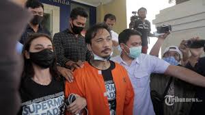 Jerinx tak sungkan mengungkapkan kangennya pada istrinya, nora alexandra, melalui akun instagram nora. Kembali Tulis Surat Dari Dalam Penjara Jerinx Sid Tak Ada Lagi Kompromi Bagi Para Pembenci Tribunnews Com Mobile