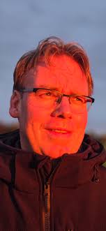 Can you edit my husband into this picture?