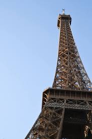 Irgi nimas agustus 08, 2021. Tour Eiffel Le Vent Souffle Au Sommet De La Tour Eiffel Facebook