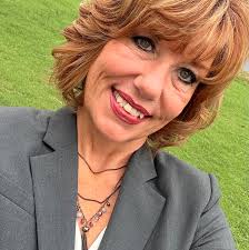 Just a heads up for everyone, if you're going to “feast buffet” over by the  mall please expect the servers to leave their own tip for themselves. My  husband and I went