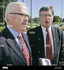 Former Georgia Congressman Bob Barr, left, speaks at a news conference in  Oklahoma City, Tuesday, Oct. 23, 2007, as William Redpath, Libertarian  Party national chairman, looks