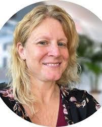 Vicki Wolfe's Instagram, Twitter & Facebook