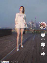 Drop dead gorgeous aliza mo (莫綺雯) is best known for her breakout role in the hit hong kong movie due west (一路向西) where she played zoey, a sweet and innocent schoolgirl that. 50å²ä¸‡ç»®é›¯æ›è¿'å†µ èº«æä¼˜è¶Šå¤§é•¿è…¿çž©ç›® é—ªå©šé‡'ç‰Œç¼–å‰§è‡³ä»Šæ— å­ Mpå¤´æ¡