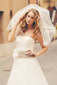 Beige brautkleid brautkleid weiß mittelalter hochzeitskleid kleider weißes kleid mode. Verlockende Accessoires Heiraten Hochzeit