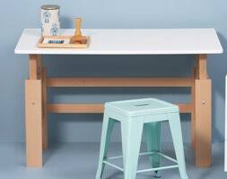 Kinderschreibtisch julia kiefer massivholz höhe und neigung verstellbar. Kinderschreibtisch Zum Verlieben Wayfair De