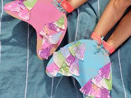 I love this idea so i tried to make a tail for my daughter. How To Make A Mermaid Tail Using Household Items Momtrends