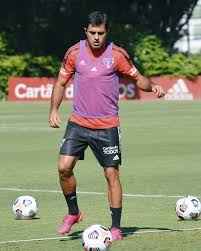 O são paulo vai estrear na segunda fase no dia 6 de fevereiro, contra o talleres, às 21h30 (de brasília), em córdoba, na argentina. Escalacao Do Sao Paulo Liberados Eder E Sara Viajam Para Jogo Contra O Racing Na Libertadores Sao Paulo Ge
