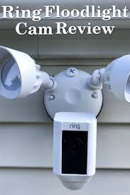 La Ring Floodlight Cam Es Una Camara Para Exteriores Que Lleva Las Cosas Mas Alla Y Le Bri Outdoor Security Camera Wireless Home Security Home Security Systems