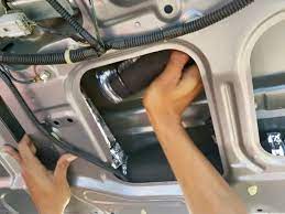 Saat terbuka penuh pun kalau pintunya tidak ditopang oleh tangan, pintu akan turun sendiri. Jual Daihatsu Xenia 2010 Peredam Suara Pintu Belakang Bagasi Mobil Di Lapak R Vtech Bukalapak