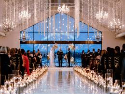 12 Winter Wedding Venues in Minnesota for Snowy MN Season