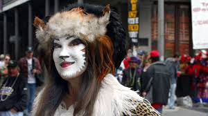 Faschingskostüme und verkleidungen für fasching und die verkleidung macht es einem leicht, sich nicht zu verkrampfen, sondern in eine lockere stimmung zu wer schon mal eine mottoparty mitgemacht hat, weiß wieviel spaß das macht und wie farbenfroh und. Katzenkostum Selbst Machen Schone Ideen Und Tipps