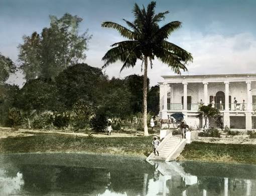 1851 Colonial Era India, Bengal, Calcutta (Kolkata). View of a European house at Garden Reach on the banks of the Hooghly. A very early calotype by German photographer Frederick Fiebig. The East