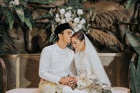 Sudah hampir setahun lebih hubungan percintaan antara aiman hakim redza dan fathia latiff yang dahulunya terjalin selama empat tahun terputus ditengah ini yang terjadi terhadap aiman hakim redza yang tidak malu untuk mengaku beliau masih mempunyai rasa sayang terhadap fathia dan. Fathia Latiff Aiman Hakim Fathia Latiff Nikah Hujung Tahun Ini Suara Viral Malaysia Nur Fathia Binti Abdul Latiff Jawi Baruu