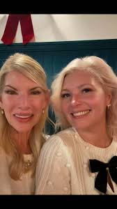 Hello Vegas I am here!!!! Made it safely at 4am to @stratvegas for Day 1!  Can't wait to see everyone and make some magic happen!!!! Lipstick  @dafna.beauty Skincare @the.parisian.hostess Lashes @gtlashandbrows Outfit @