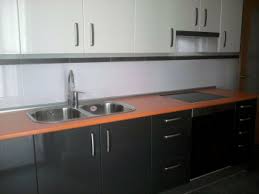 Lo único a tener en cuenta siempre que vamos a limpiar muebles de fórmica es jamás usar ningún polvo abrasivo, ya que eliminarán el brillo e inclusive. Pin En Miscelanea
