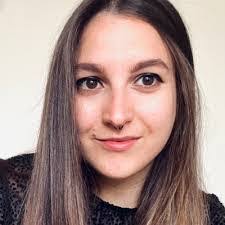 Danielle Dickinson's Instagram, Twitter & Facebook