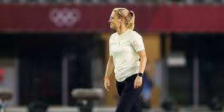 Zij is de eerste vrouw die is toegevoegd aan de beeldentuin van de knvb. Wiegman Neemt Afscheid Na Echec Dit Is Een Mokerslag Fcupdate Nl