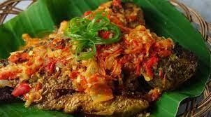 Kemudian membuat sambal siramannya dengan resep bumbu pecak ikan nila betawi berikut. Resep Ikan Nila Sambal Pecak Khas Betawi Lifestyle Fimela Com