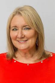 Overcoming Mediocrity: Influential Women: Ruffino, Christie Lee, Ferraby,  Shannon, O'Dowd, Lynn, Schwabe, Jackie, Waller, Dr. Katherine "Katie",  Beckley, Barbara, Lyons, Jeanne L., Kim, Michelle, Nauss, Sally, McSherry,  Melissa: 9781939794123: Amazon ...