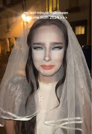 Badic Corosr Bride Outgit