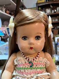 I made a necklace for Crazy Crazing Cristine with a pendant that my friend  gave me that was perfect for her! Annie hung out with her while she was  waiting!