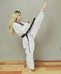 Pin By Not Sure On Martial Art Girls Poses Martial Arts Girl Women Karate Martial Arts Women