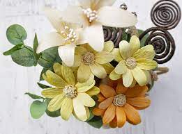 Ada juga model bunga yang kedua, jika pada yang pertama adalah bunga cempaka dari kulit jagung. Hasilkan Bunga Ini Cara Membuat Kerajinan Dari Kulit Jagung Phaethon Lem Kertas