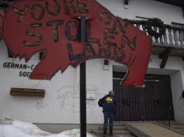 Protesters converge against the Buffalo Party's 51st state discussion