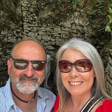 Does anyone's springer bank non stop when they go out!! I got a camera, its  driving me insane I take her most places but sometimes I can't. Any  suggestions please tried the