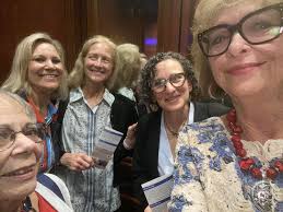 Sistas of Grace was in the house celebrating the Season with all the  Sisters at The Cincinnati Federation of Colored Women's Clubs. We had a  wonderful time.