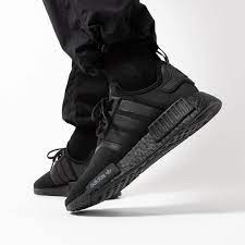Jetzt adidas schuhe entdecken, passende.zudem wurde die angebotspalette stetig erweitert, sodass adidas schuhe für damen und herren, textilien.die brüder dassler begannen mit der weiterentwicklung der kollektion und neue adidas schuhe für. Adidas Originals Nmd R1 In 2021 Adidas Originals Sneaker Trend Neue Sneaker