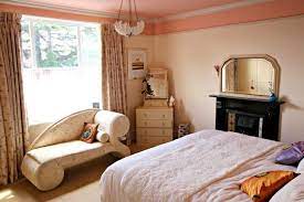 Front Bedroom Of Bath Road Worcester Wr5 Furniture Deep Sofa Home Decor Furniture