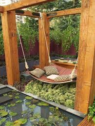 Ausgelesene Holzschaukel Designs Fur Ihre Gartengestaltung Gartenschaukel Gartengestaltung Garten