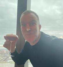 Kurt Sumner's Instagram, Twitter & Facebook