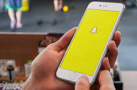 Jul 05, 2013 · while the app is technically available to those 13 years of age and older, the makers of snapchat understand it's becoming increasing popular among younger children who lie about their age. Cuatro Datos Curiosos Sobre Snapchat La Pionera De Los Mensajes Efimeros