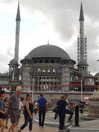 Caminin tamamlandığında 2 bin 500 kişinin aynı anda namaz kılabileceği. Taksim Camii Nin Son Hali Havadan Goruntulendi Ntv