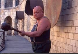 Son interprète, le comédien yves marchesseau, 61 ans, ne souffre pas simplement de «fatigue», comme l'avait annoncé en mai dernier nathalie andré, directrice des jeux et divertissements. Fort Boyard Personnages La Boule