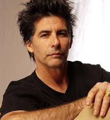 De partner van de 69-jarige Cyndi Lauper, David Thornton is ook actief in  de showbizz