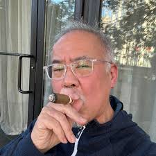 Does the new 2025 M1 come with the new silicon pad?