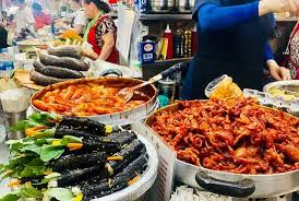 Demanding consumers, r&d labs, and even the korean government have helped bring foreign beauty products to target and elsewhere. Gwangjang Markt Beste Koreanische Street Foods Ivisitkorea