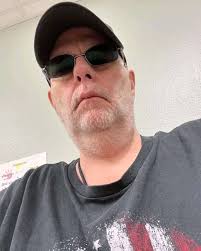 Hello is there someone from Spain to ask him something. ?