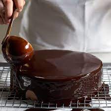Craftsy Com Express Your Creativity Chocolate Glaze Recipes Glaze Recipe Chocolate Mirror Glaze