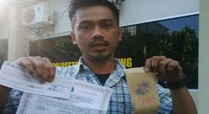 Layanan penukaran uang lebaran di seluruh wilayah untuk mengetahui 2.900 tempat penukaran uang, bisa cek di sini. Waspada Bila Temukan Amplop Berisi Cek Miliaran Rupiah Okezone News