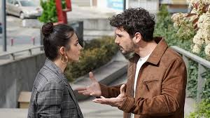 Menajerimi ara adlı türk drama ve komedi dizisinde yer alan hayali karakterler. Irem Ve Baris In Gecmisleri Ortaya Cikiyor Menajerimi Ara Star Tv