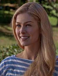 Rosamund pike (londres, reino unido, 27 de enero de 1979) es una actriz de cine y televisión británica.conocida internacionalmente por sus personajes de la villana miranda frost en la película de james bond die another day; Rosamund Pike Filme Und Serien Moviejones