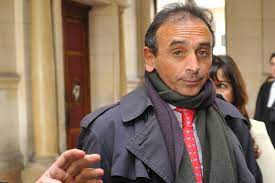 Il est né le 29 octobre 1946 à alençon en allemagne et est journaliste pour la presse eric zemmour a également réalisé des reportages radiophoniques rtl de 2010 à 2016. Le Style D Eric Zemmour Gq France