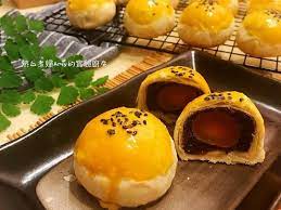 蛋黃酥by 熱血煮婦amy的實驗廚房 recipe mooncake recipe recipes chinese cake