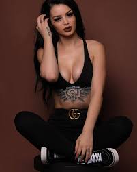 Saraya-Jade Bevis - Free pics, galleries & more at Babepedia