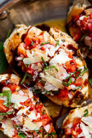 Italian Herb Bruschetta Chicken Is A Low Carb Alternative To A Traditional Bruschetta Transform Ordinary Chicken Into A Delici Recipes Bruschetta Chicken Food